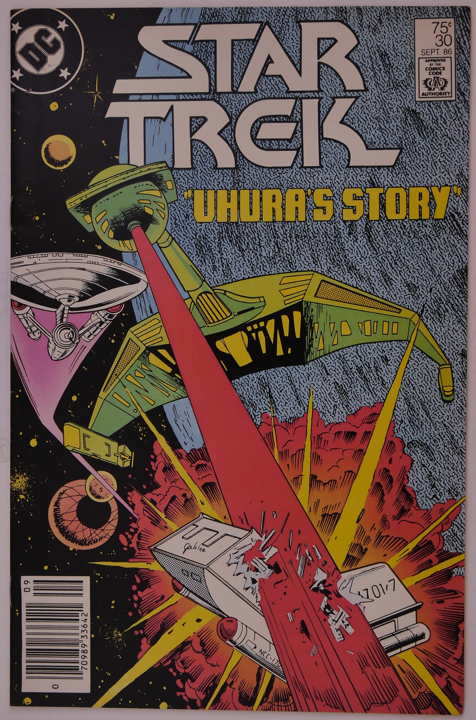 Star Trek #30 (1986) DC Comics comic book cover featuring the USS Enterprise and a Klingon vessel