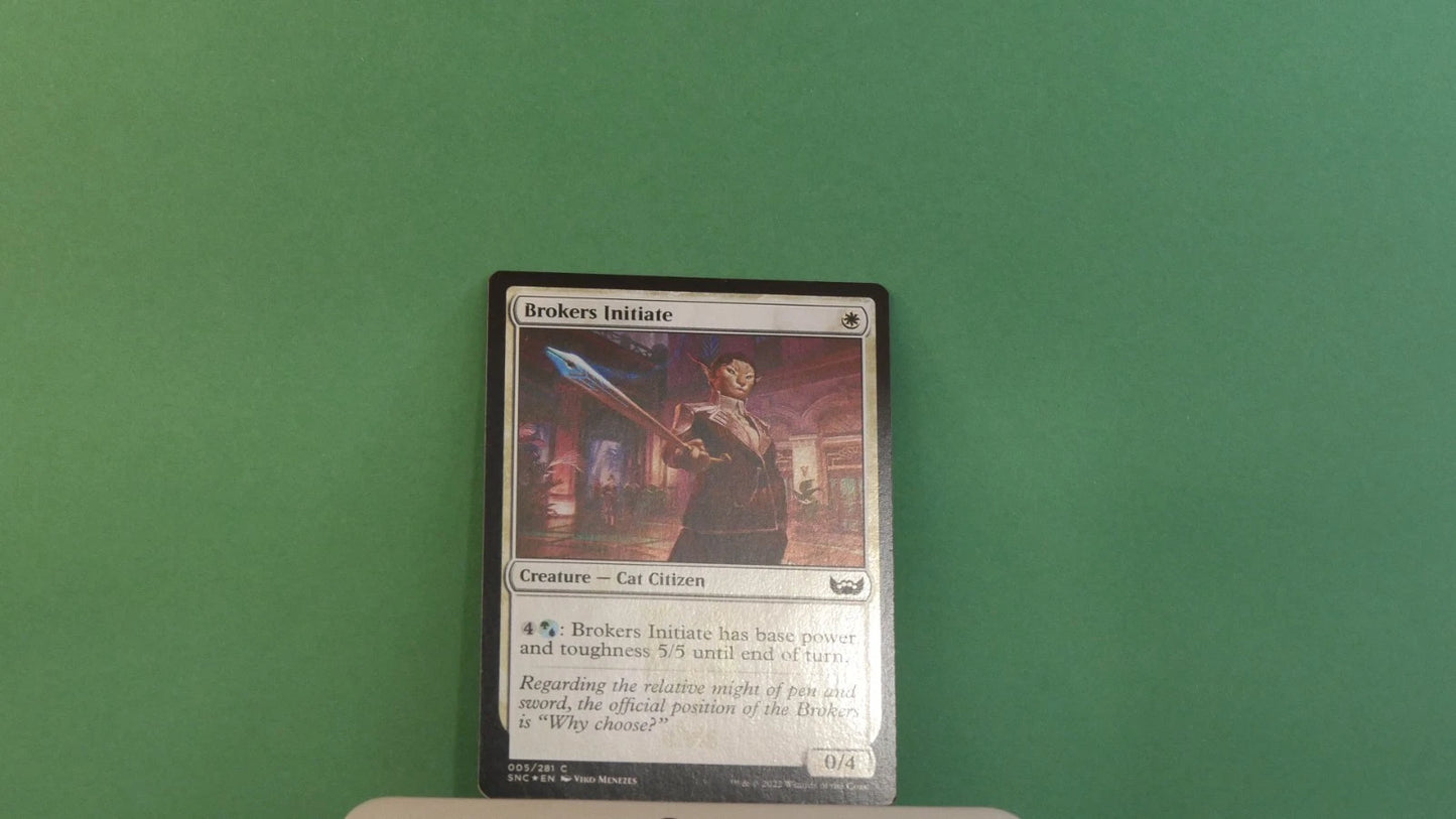 MTG SNC: Brokers Initiate (Creature) Streets of New Capenna Foil 005